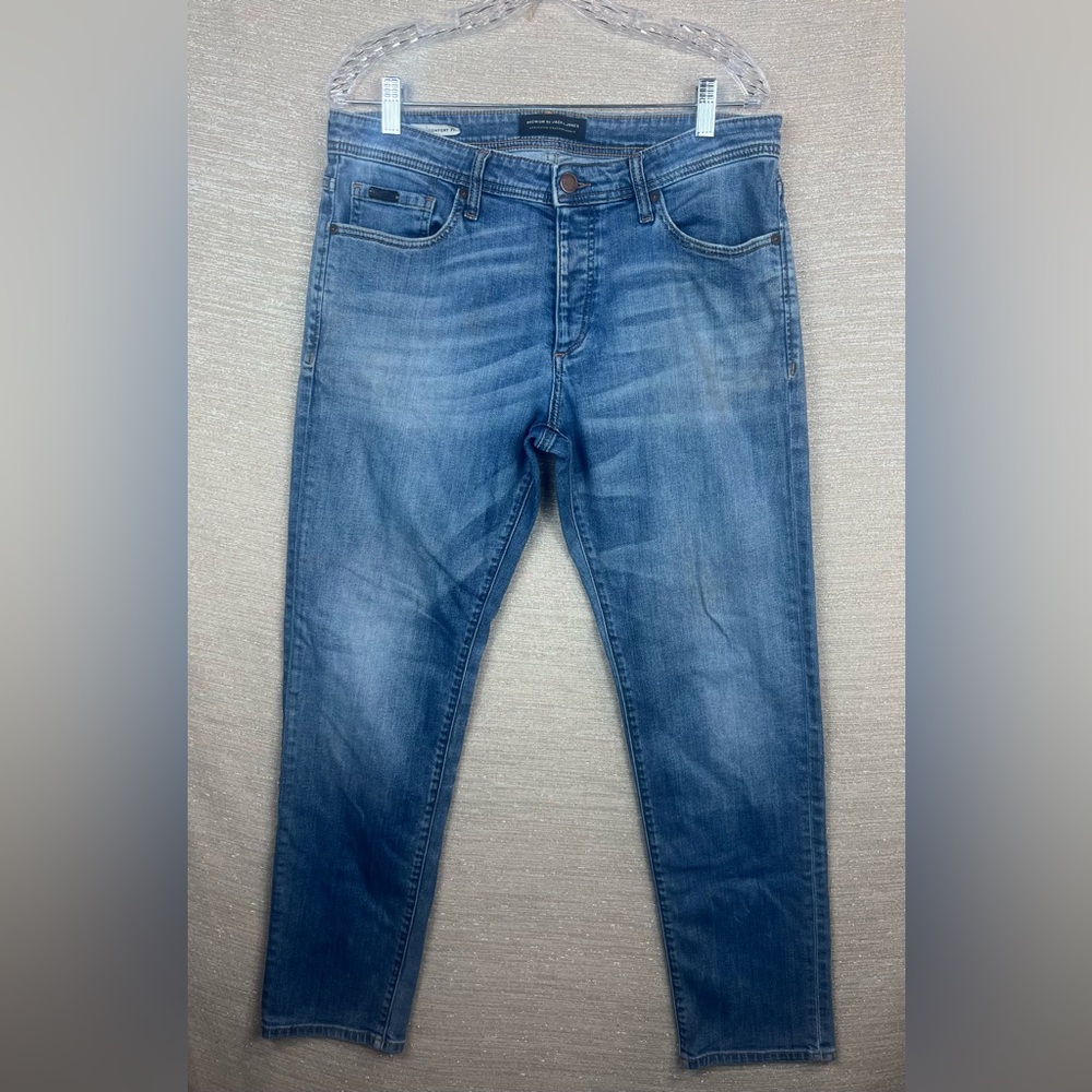 Jack Jones Mike Comfort Fit Size 34x32 Straight Leg Button Fly Denim Jeans